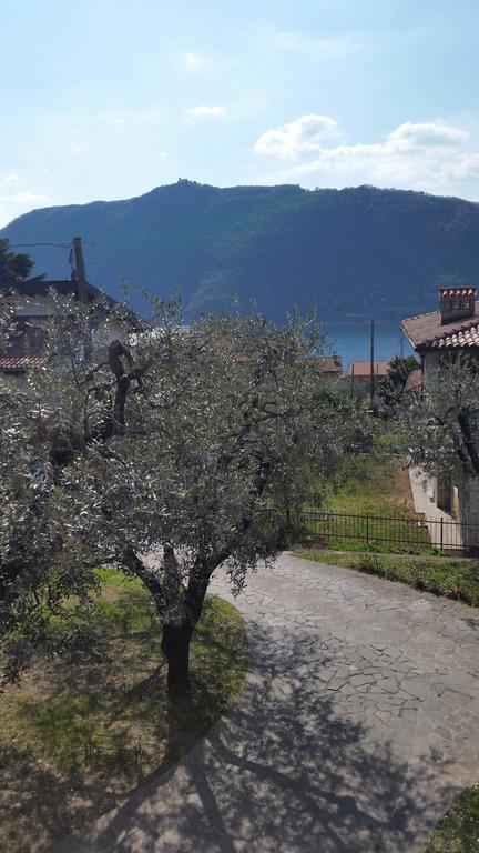 Apartment Iseo Lake Sale Marasino Room photo