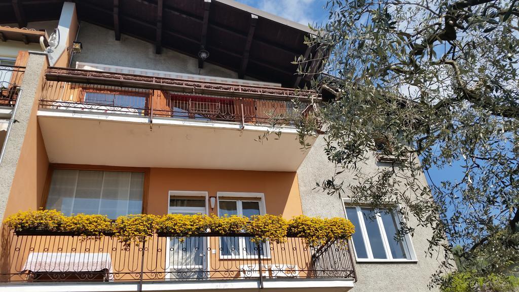 Apartment Iseo Lake Sale Marasino Room photo